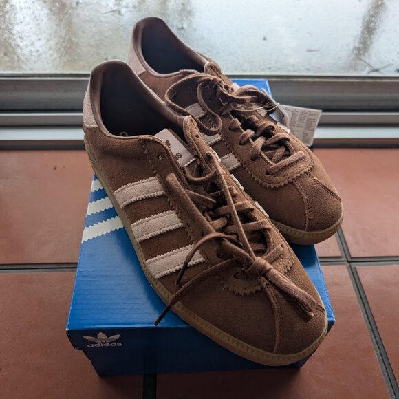Adidas Bermuda Shoes Brown Suede Pink Stripes - Picture 6 of 9